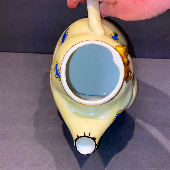 “This Kitty Needs A Home”Gold Castle Kitten Handpainted Porcelain Teapot - Picture 5 of 12